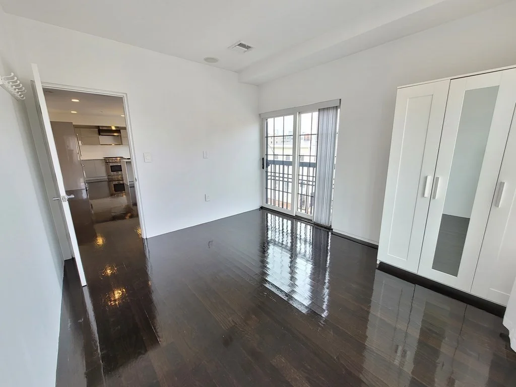 687 E 2nd St, South Boston