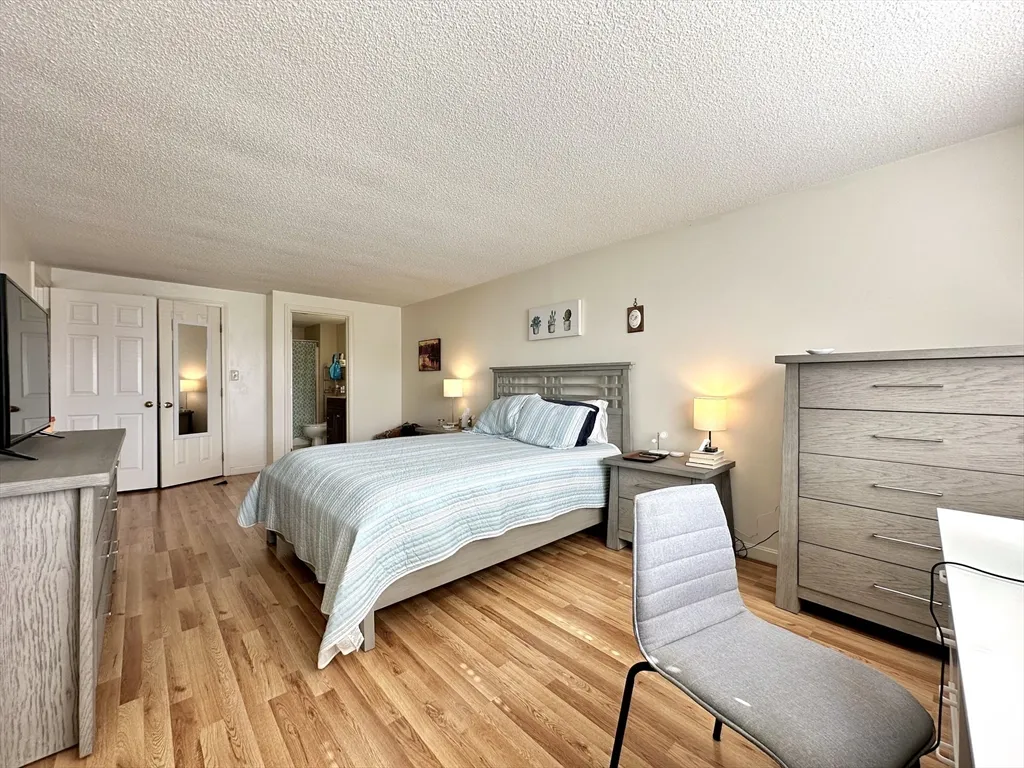 30 Revere Beach Pkwy, Wellington