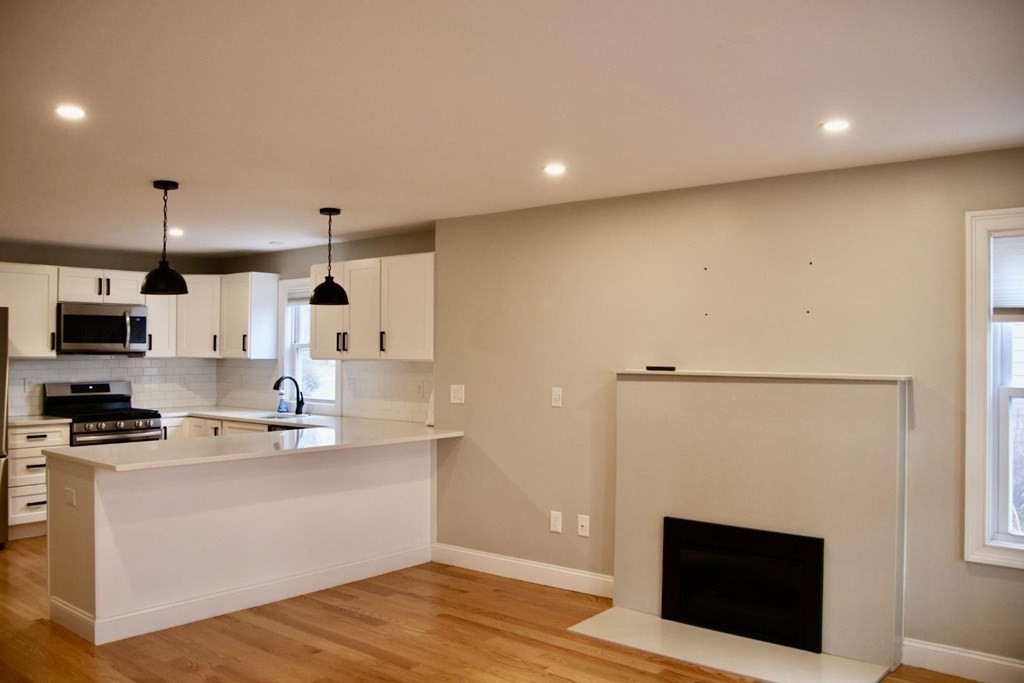 58 Hillsdale Rd, Tufts University