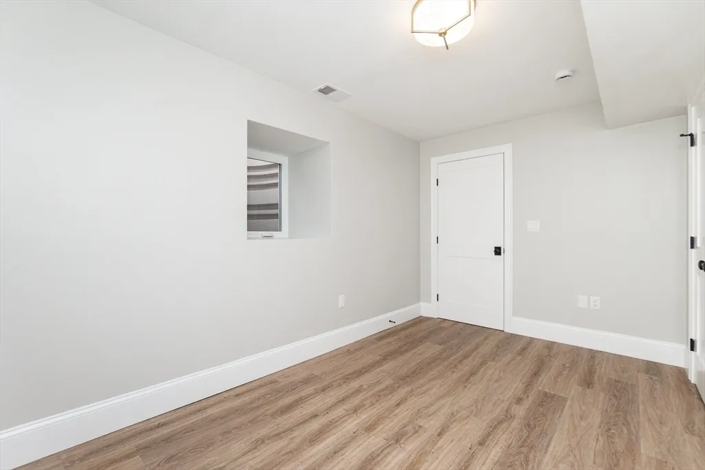 20 Sheridan Ave, Medford