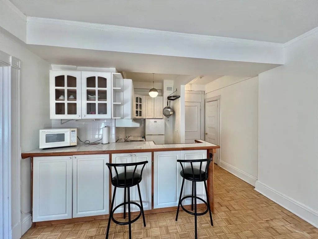 21 Beacon St, Downtown