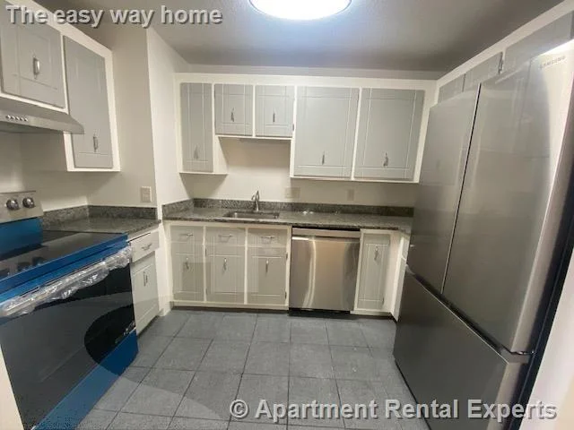 474 Broadway, Magoun Square