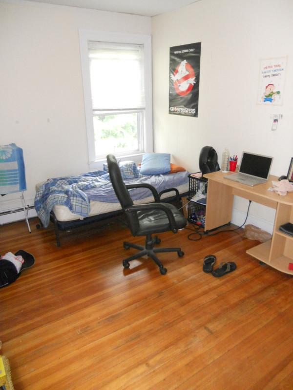 2 Ashford Ct, Allston