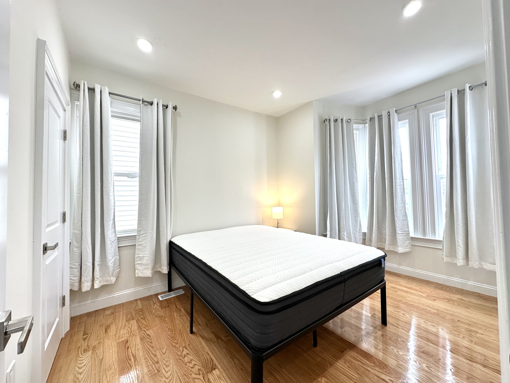 11 Burrell St, Roxbury