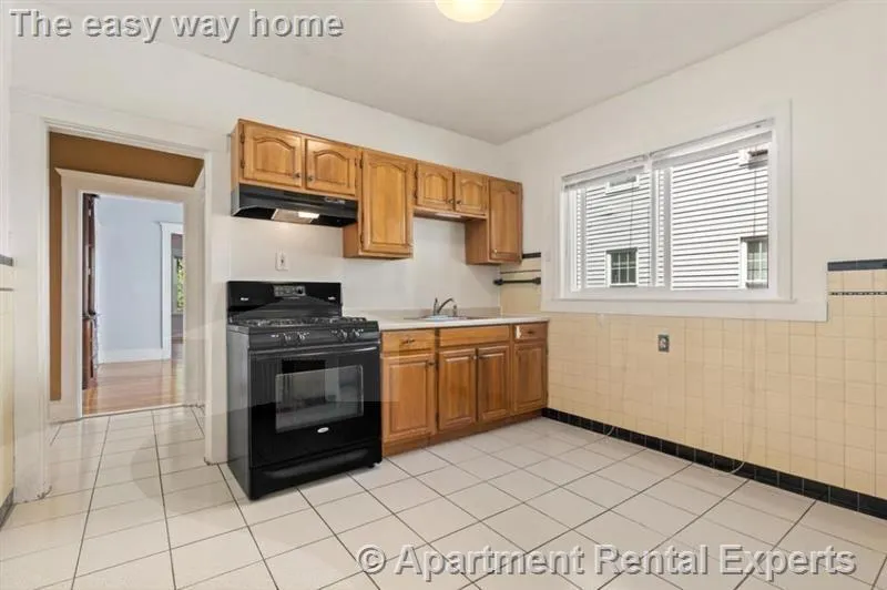 38 George St, Tufts