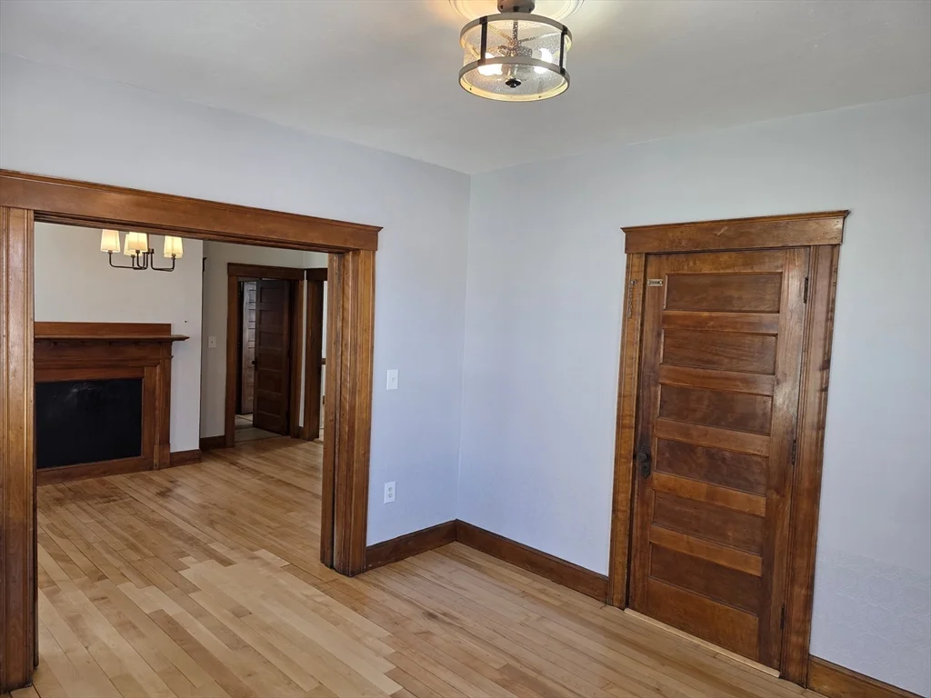 2 Hillside St, Worcester