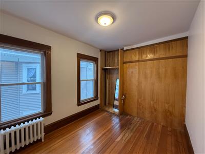 50 Simpson Ave, Tufts