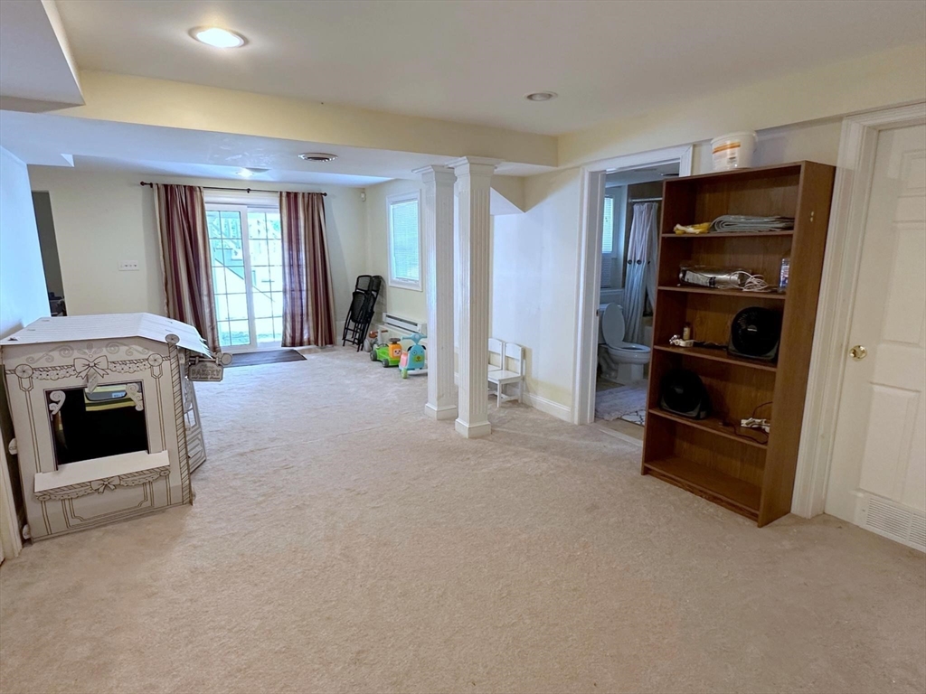 6 Farmers Circle, Arlington