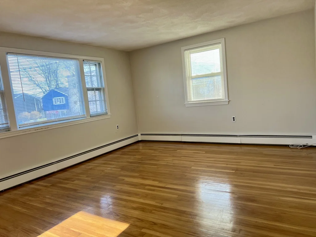 21 Harlow, Saugus