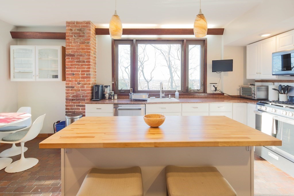 182 Palfrey St, Watertown