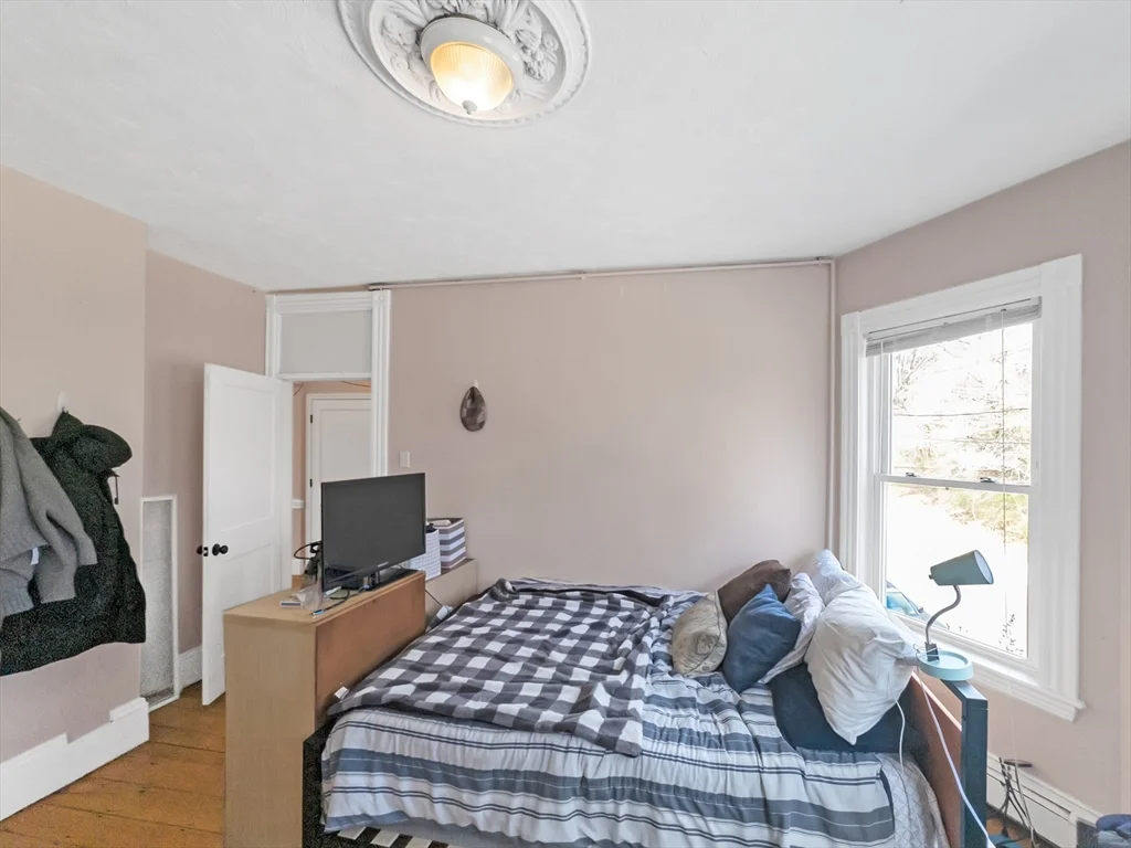 32 Fisher Ave, Mission Hill