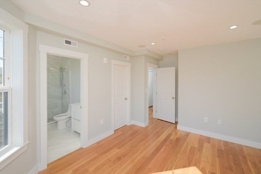 97 Robey St, Roxbury