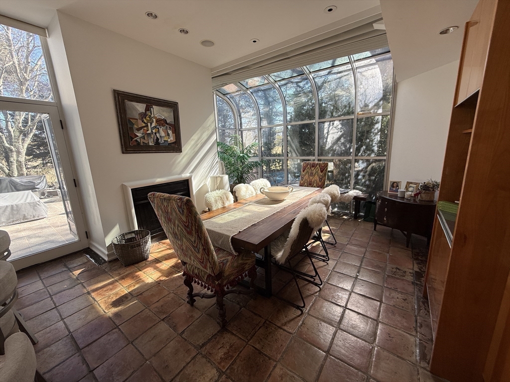 132 Yarmouth Rd, Brookline