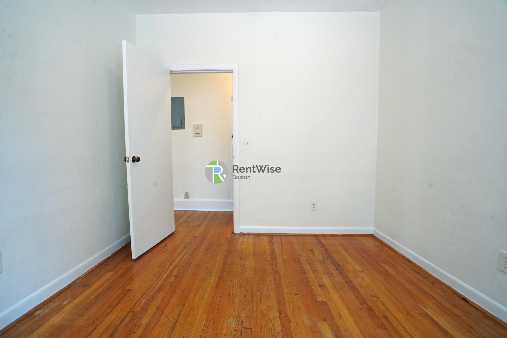 1322 Commonwealth Ave, Brighton