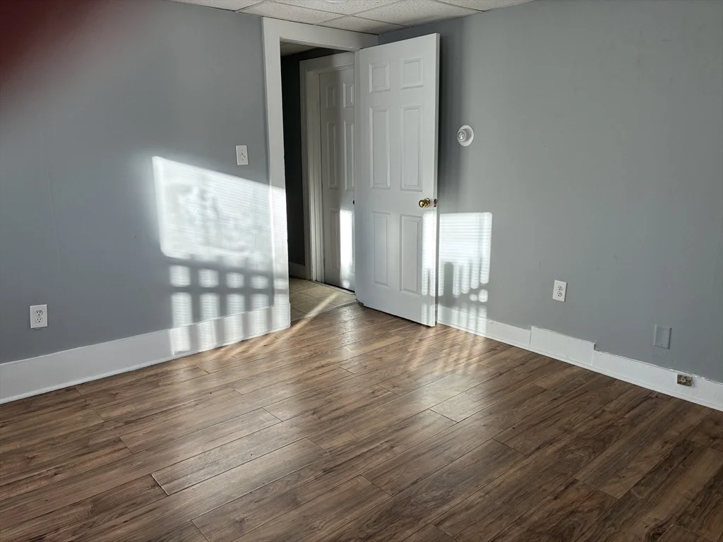 129 South Elm St, Bradford