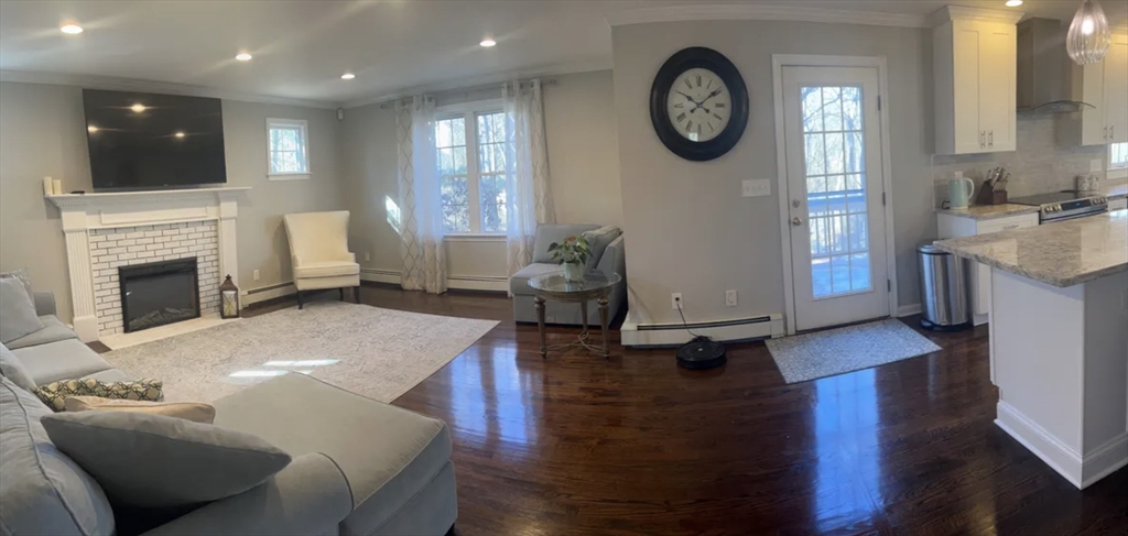 21 Shubert Rd, East Weymouth