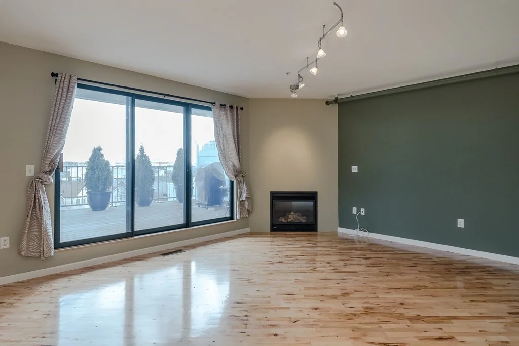 210 Broadway, Everett