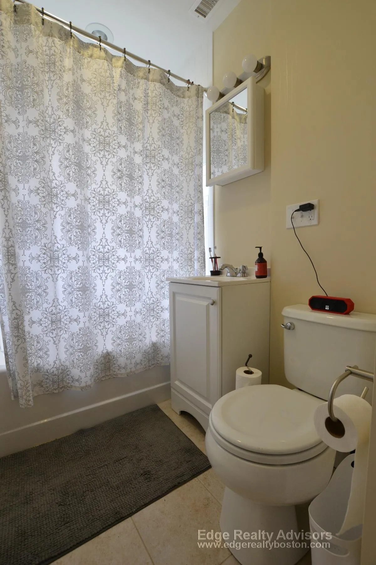 40 Glencoe St, Oak Square