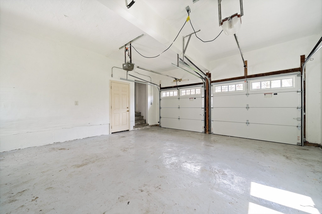 28 Mansfield Rd, Wellesley