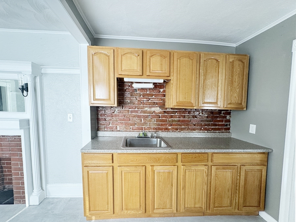 19 Saratoga St, East Boston