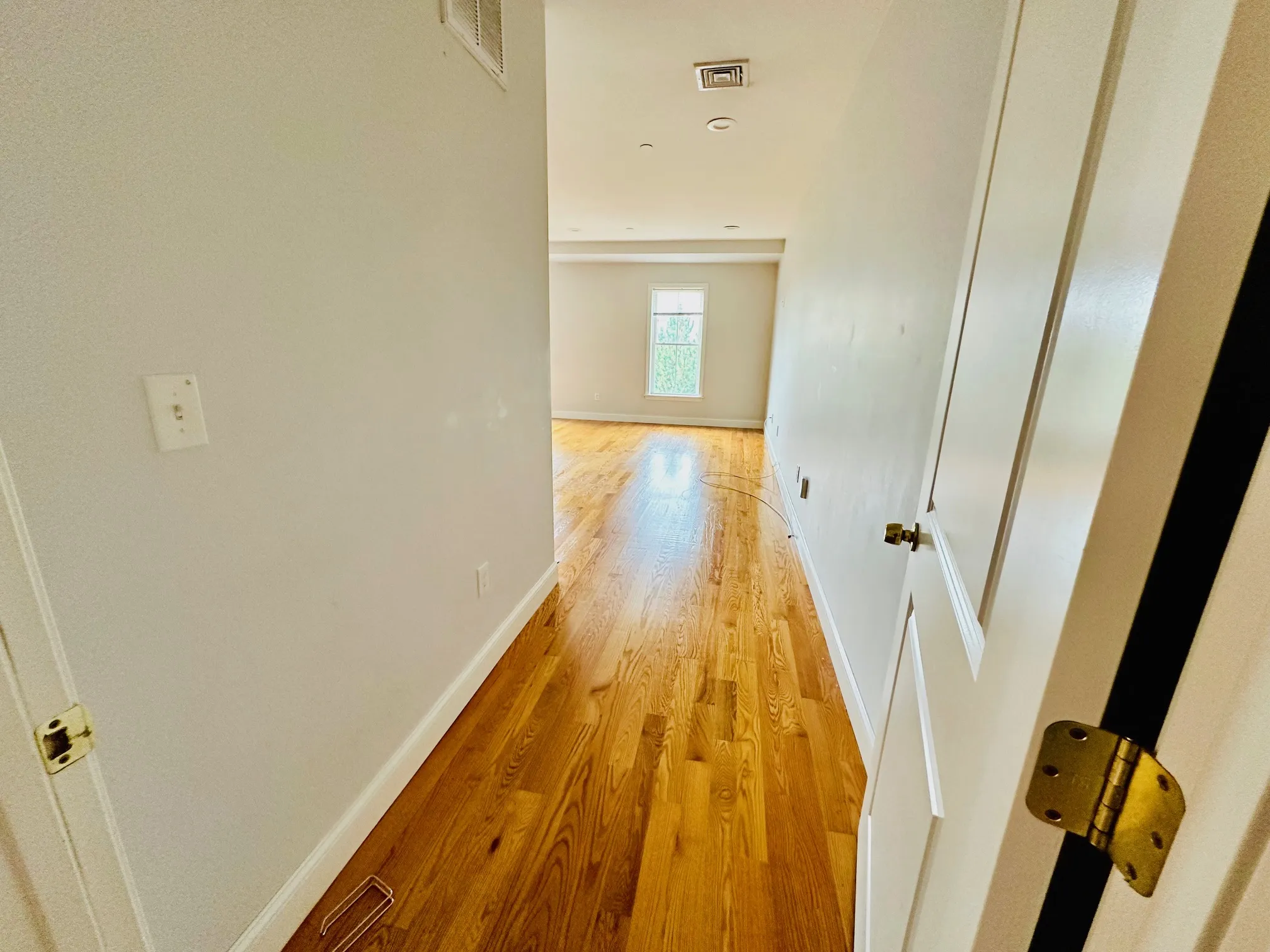 15 Dana Ave, Hyde Park