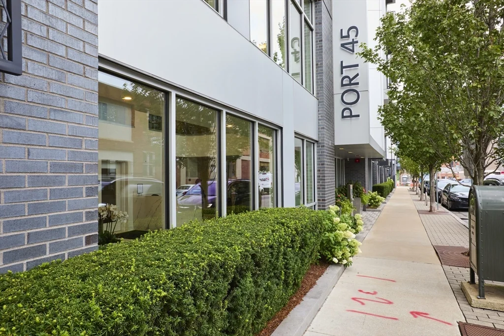 45 W 3rd St, South Boston