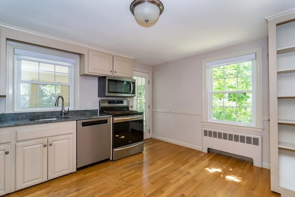 15 Charles St, Natick