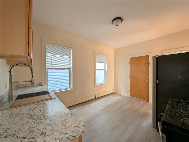 61 Webster Ave, Ward Two