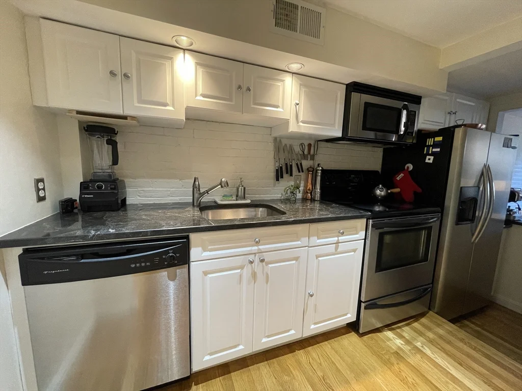 124 Beacon St, Back Bay
