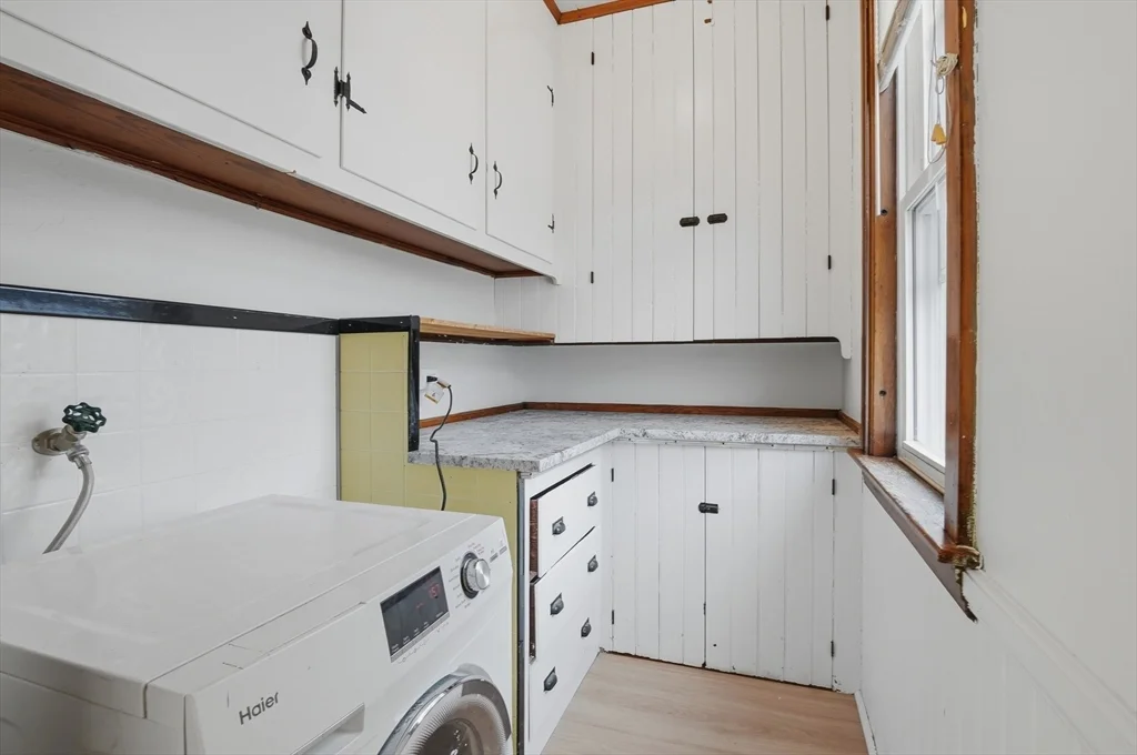34 King Philip Rd, Worcester