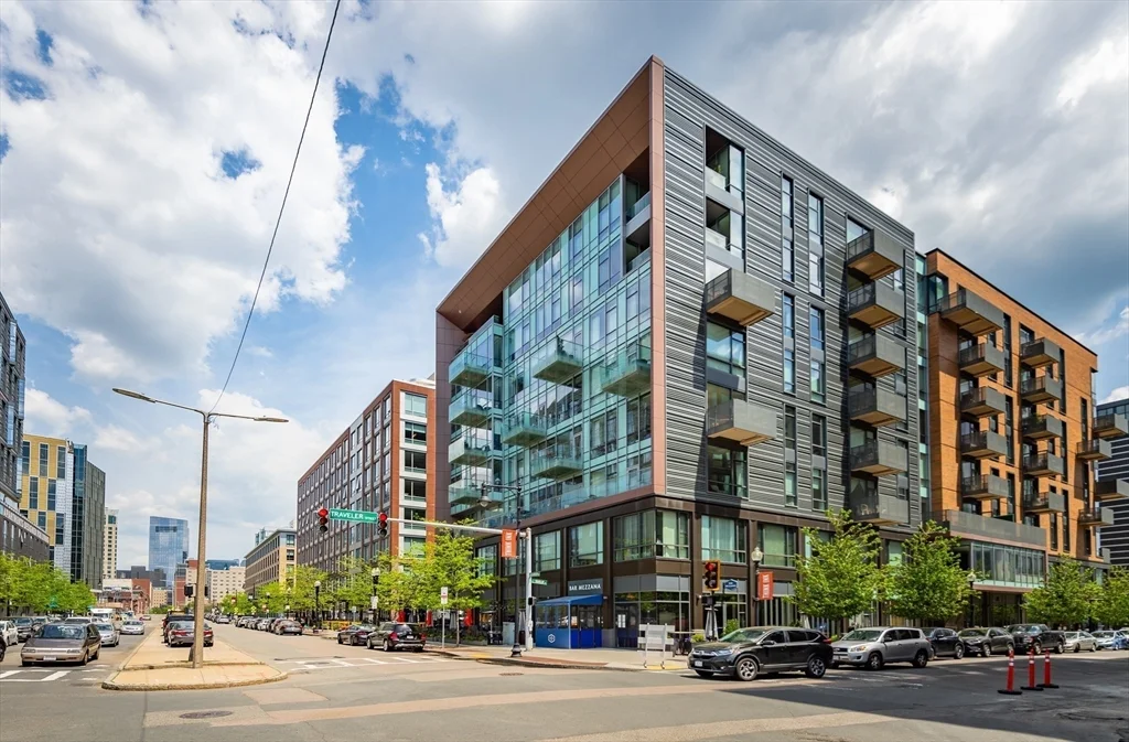 32 Traveler St, South End