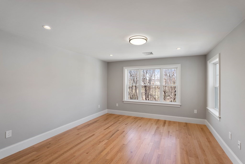 17 Monroe St, Norwood