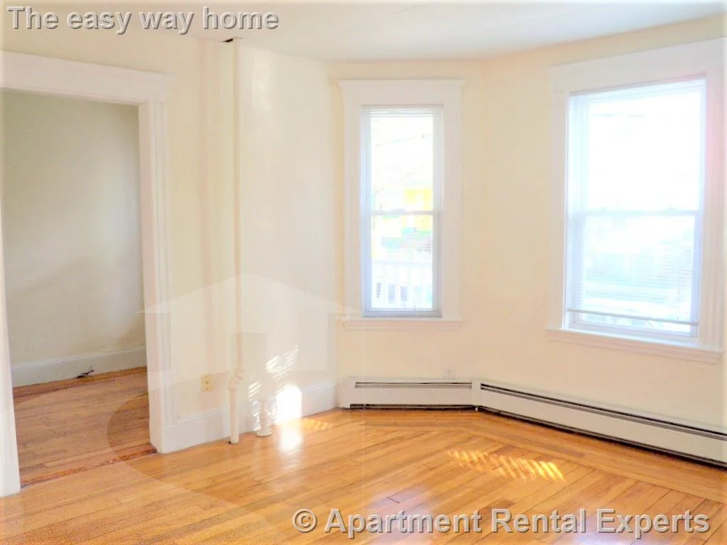 40 Linden Ave, Porter Square