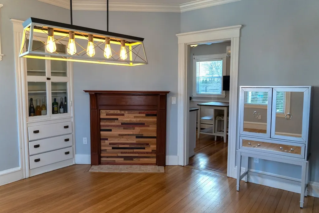 118 Newburg St, Roslindale