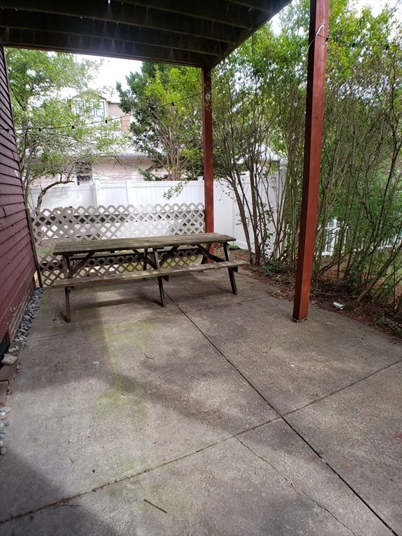 44 Sharon St, Medford