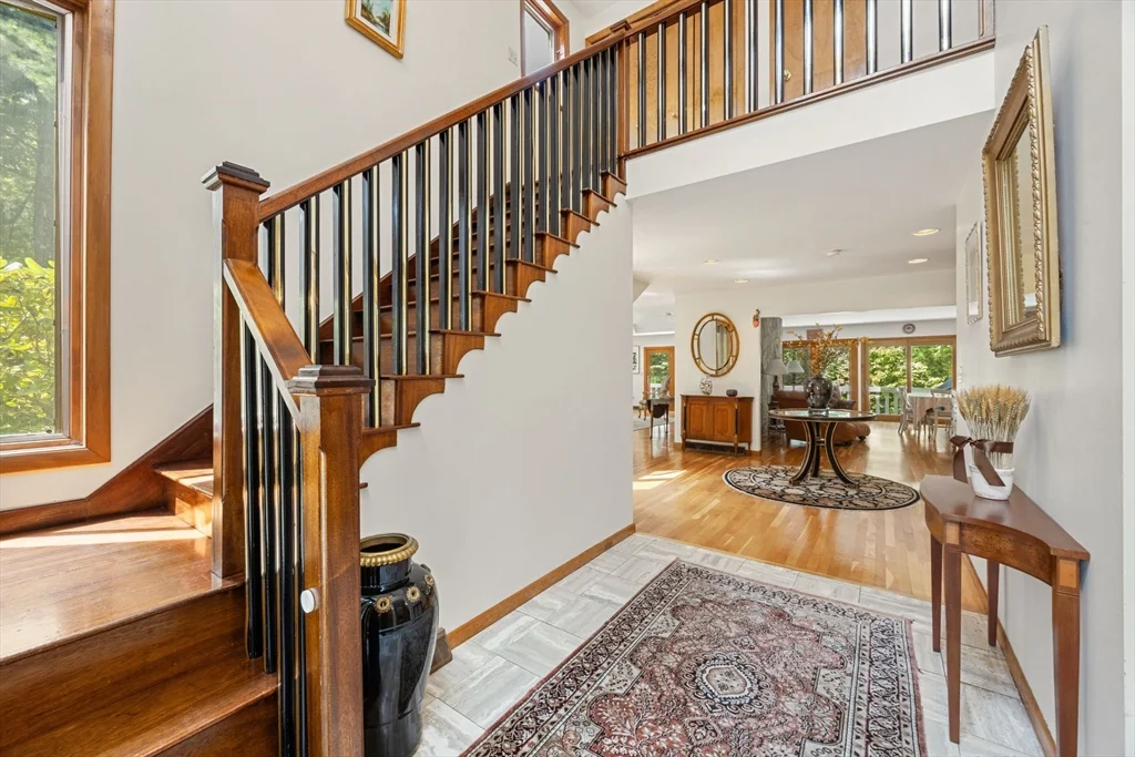 4 Crestview Ln, Milton