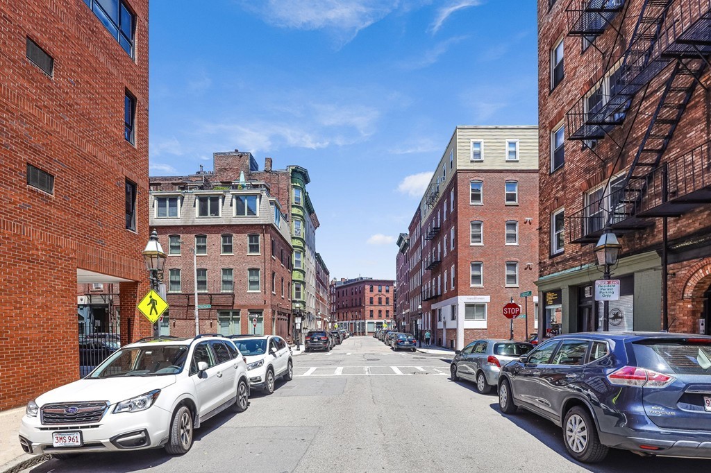 149 Endicott, North End