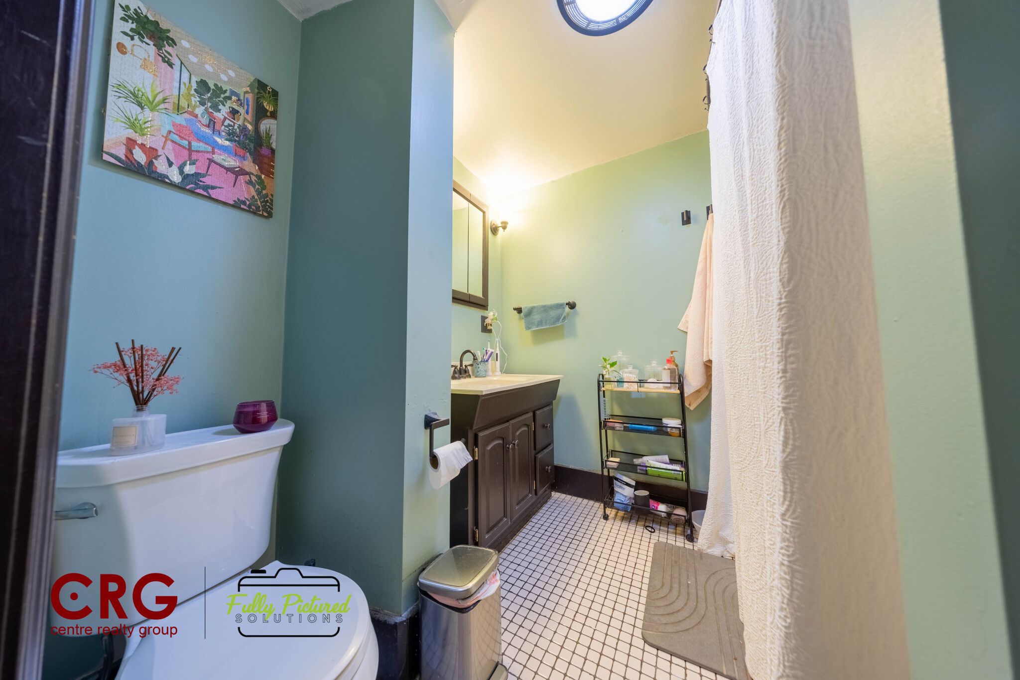 11 Beecher Ter, Thompsonville