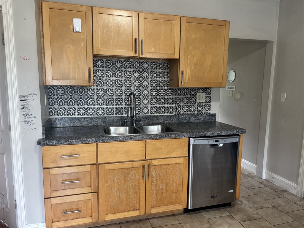 8 Stearns St, Worcester