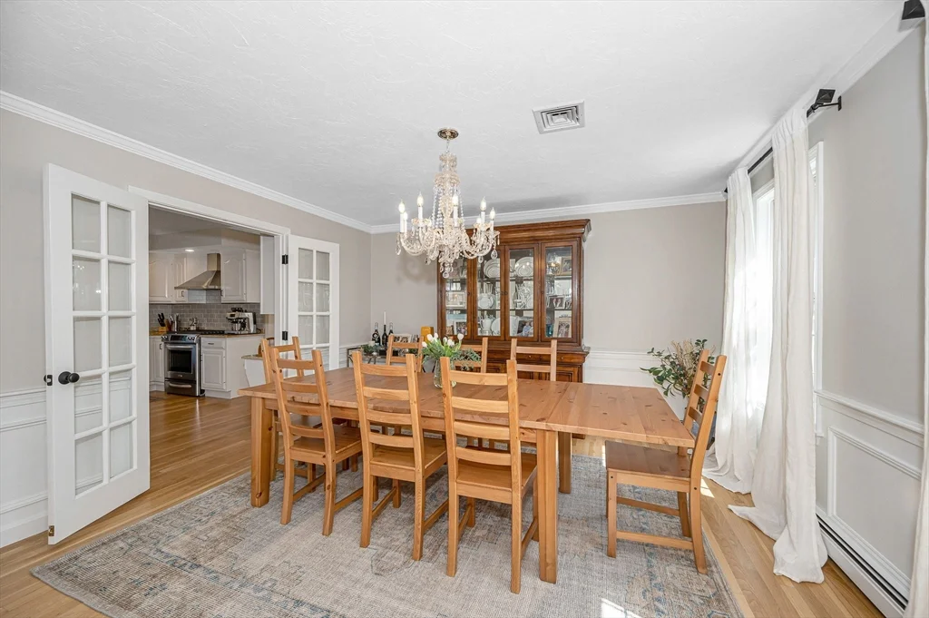 4 Nashoba Dr, Chelmsford