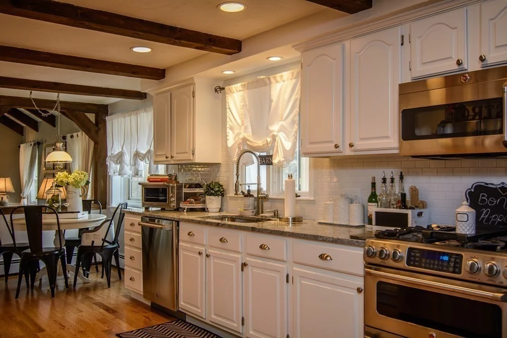 5 Deerslayer Ln, Westborough