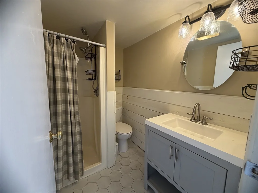 79 N Main St, North Bellingham