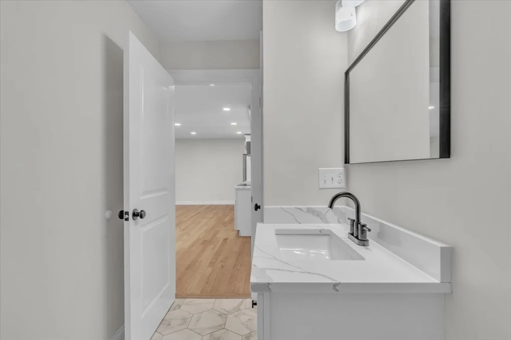 16-18 Peckham Ave, Brockton