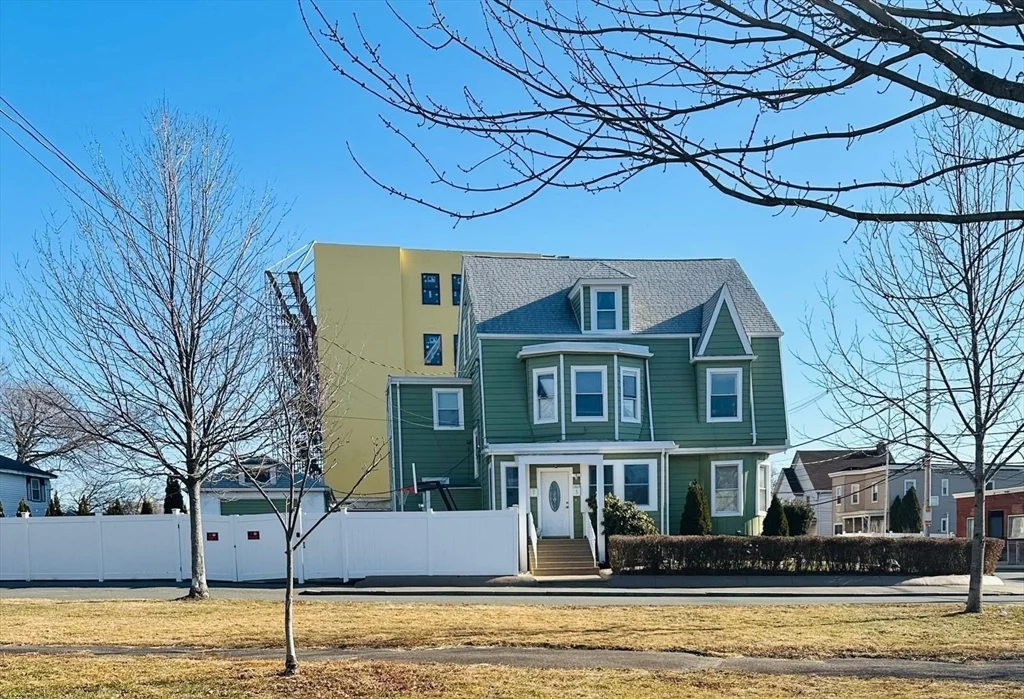 5 Oxford Park, Revere