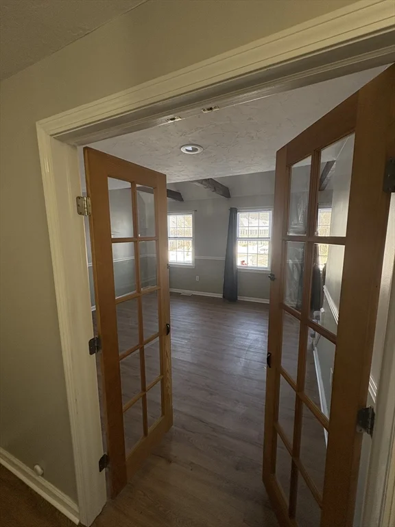 453 Turnpike St, Easton