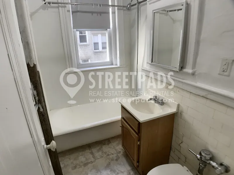 1197 Boylston St, Fenway