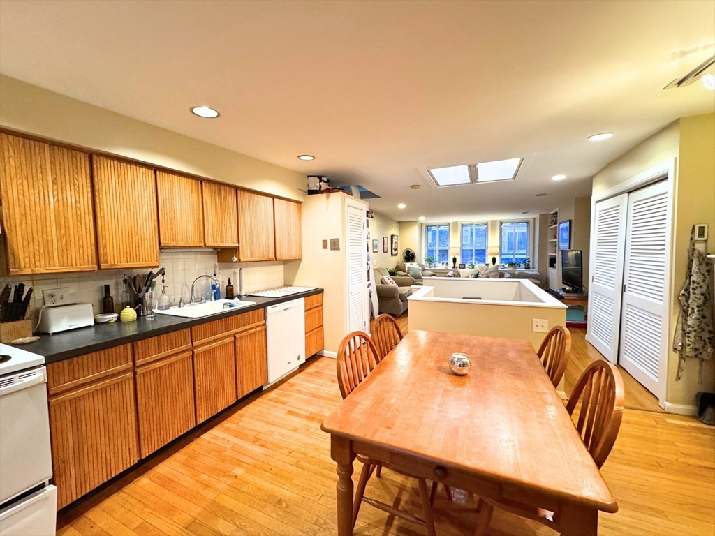 24 Front St, Chelsea