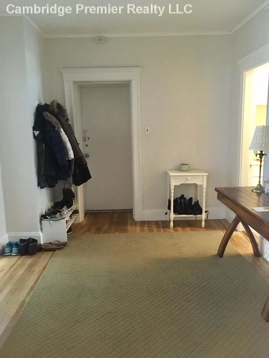 1558 Massachusetts Ave, Neighborhood Nine