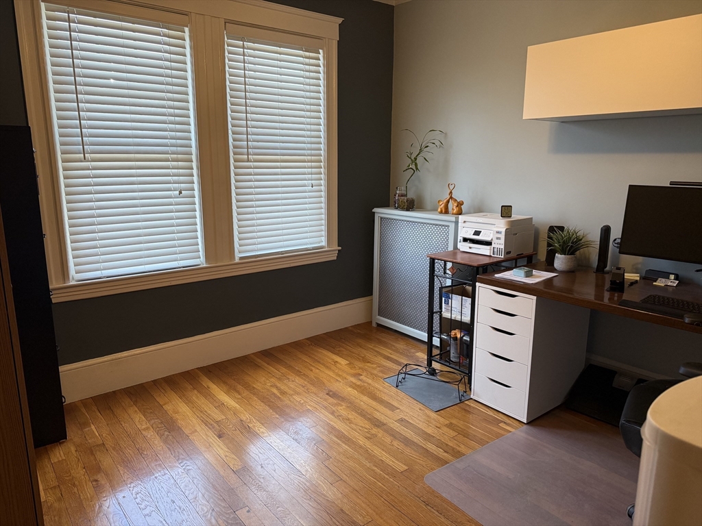 57 W Milton, Hyde Park