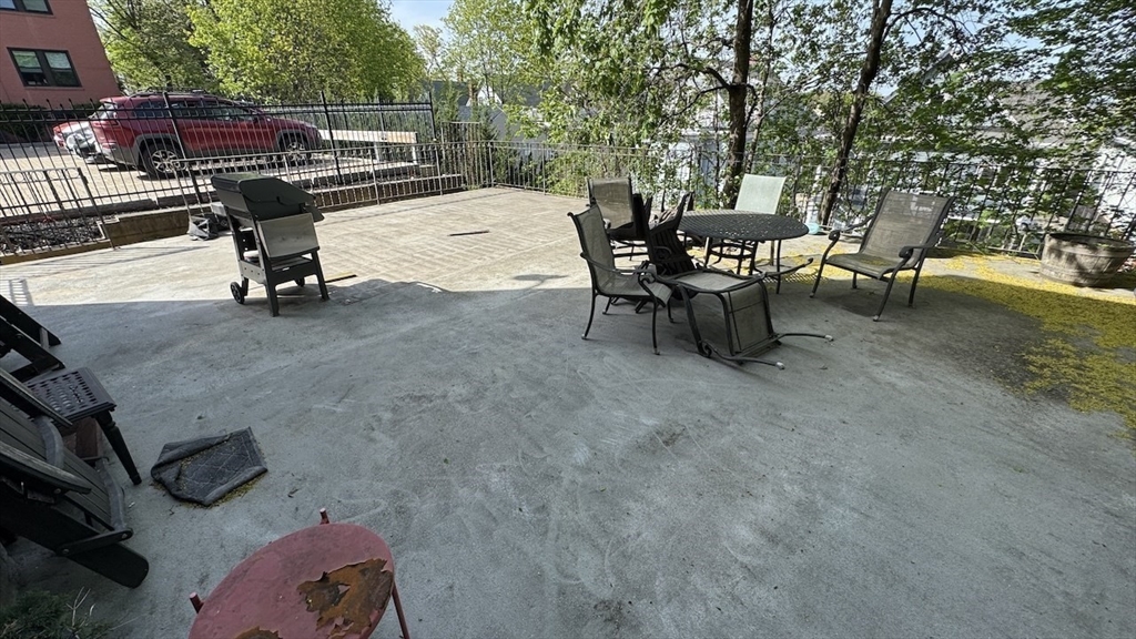 115 Highland Ave, Somerville